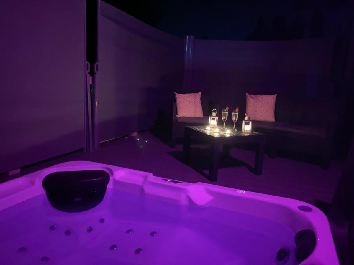 The Yorkshire Burrow Lodge With Hot Tub Exterior foto